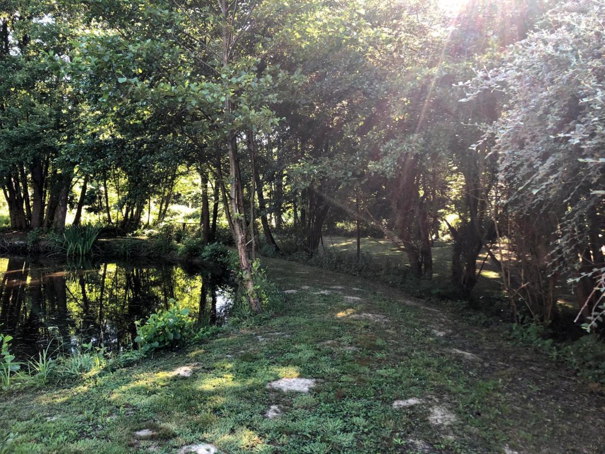 Moulin Des Forges Gites, Camping Et Glamping Moutier-Malcard Buitenkant foto